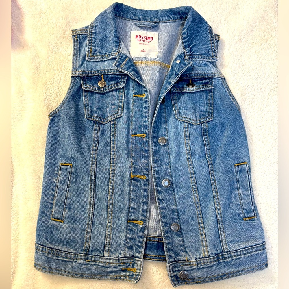 New w/o tags  Mossimo Denim Vest Size Small